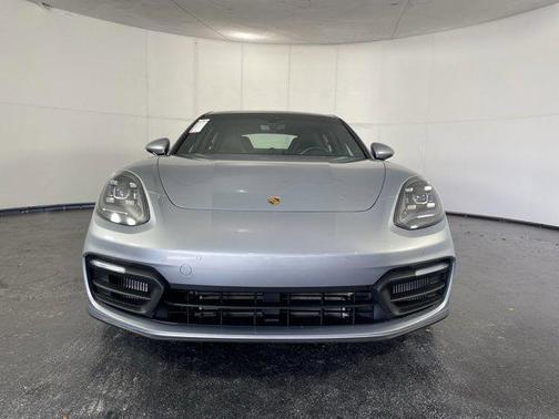 2022 Porsche Panamera 4