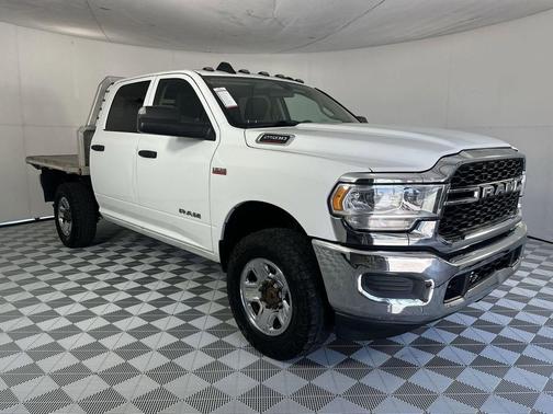 Bright White Clearcoat 2019 RAM 2500 Tradesman Crew Cab 4x4 6'4' Box