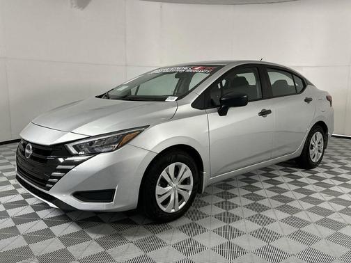 Brilliant Silver Metallic 2025 Nissan Versa 1.6 S