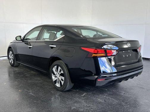 2022 Nissan Altima S FWD