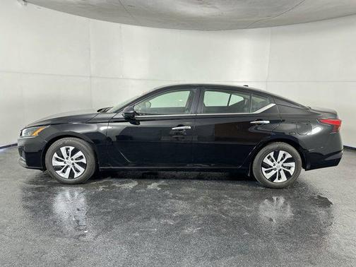 2025 Nissan Altima S FWD