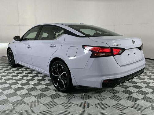 Gray Sky Pearl 2025 Nissan Altima SR FWD