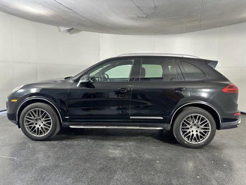 2017 Porsche Cayenne Platinum Edition