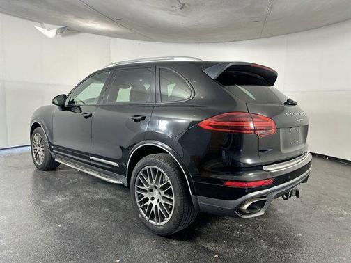 2017 Porsche Cayenne Platinum Edition