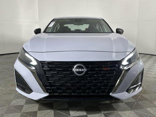2025 Nissan Altima SR FWD