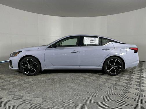 2025 Nissan Altima SR FWD