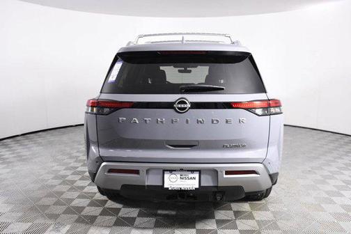 2025 Nissan Pathfinder Platinum FWD