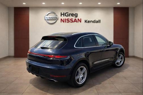 Night Blue Metallic 2019 Porsche Macan Macan S