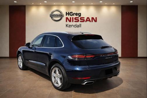 Night Blue Metallic 2019 Porsche Macan Macan S