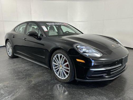 2018 Porsche Panamera 4