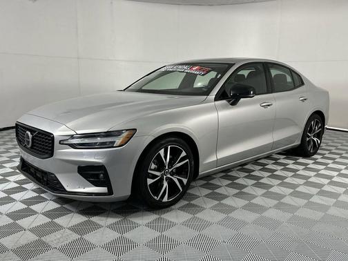 Silver Dawn Metallic 2023 Volvo S60 B5 Core Dark Theme