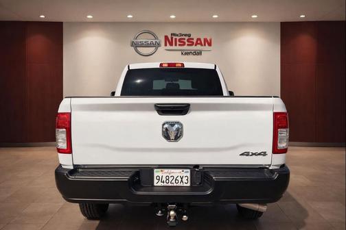 Bright White Clearcoat 2022 RAM 2500 Tradesman Crew Cab 4x4 6'4' Box