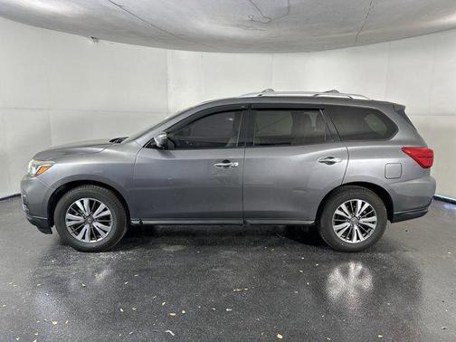 2018 Nissan Pathfinder SL