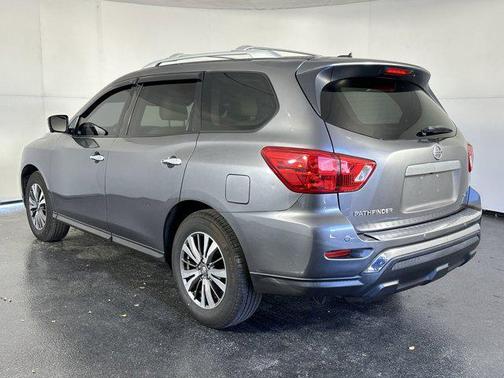 2018 Nissan Pathfinder SL