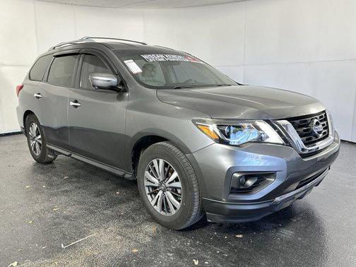 2018 Nissan Pathfinder SL