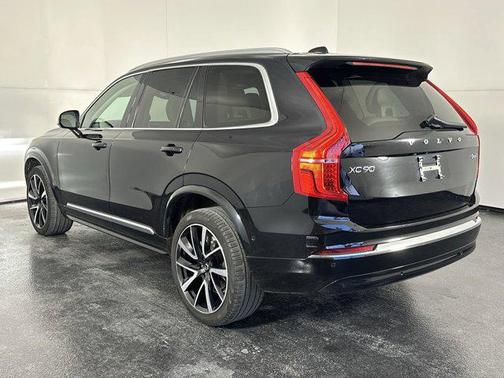 2024 Volvo XC90 B6 Plus Bright Theme 6-Seater