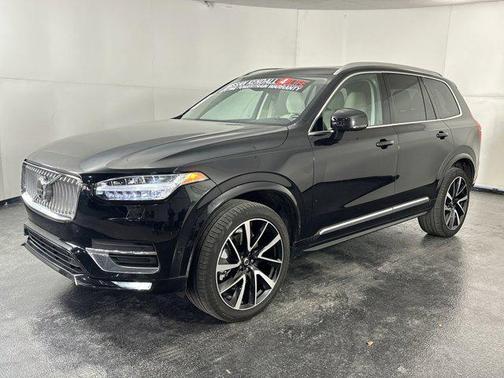 2024 Volvo XC90 B6 Plus Bright Theme 6-Seater