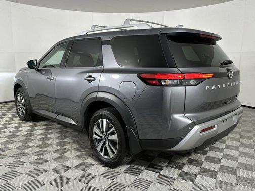 2024 Nissan Pathfinder SL 4WD