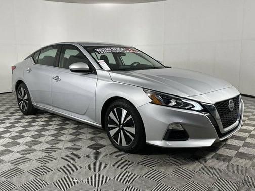 2022 Nissan Altima 2.5 SV