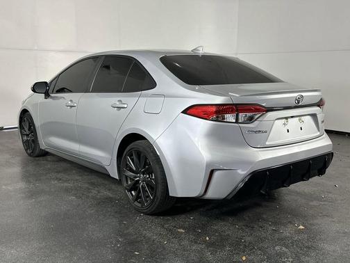 Classic Silver Metallic 2024 Toyota Corolla SE