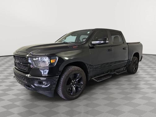 Diamond Black Crystal Pearlcoat 2023 RAM 1500 Big Horn/Lone Star
