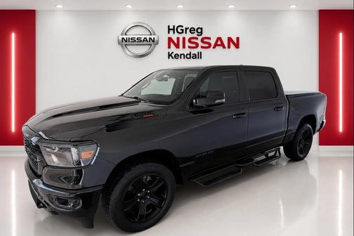 Diamond Black Crystal Pearlcoat 2023 RAM 1500 Big Horn/Lone Star