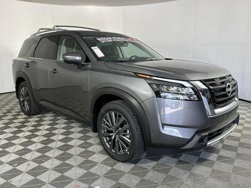 2025 Nissan Pathfinder SL FWD