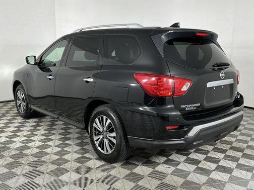 2019 Nissan Pathfinder SV