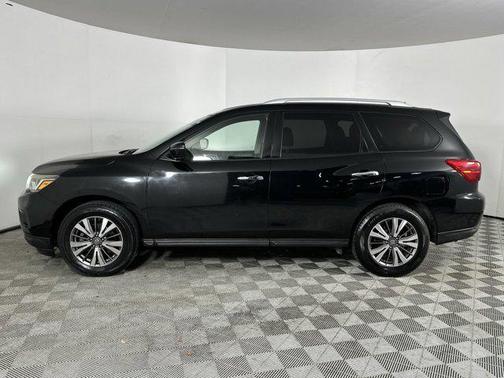 2019 Nissan Pathfinder SV