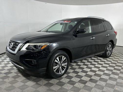 2019 Nissan Pathfinder SV