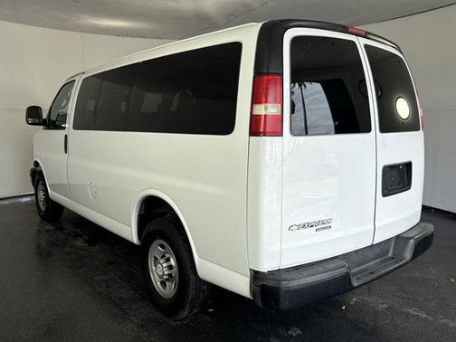 2016 Chevrolet Express 2500 LS