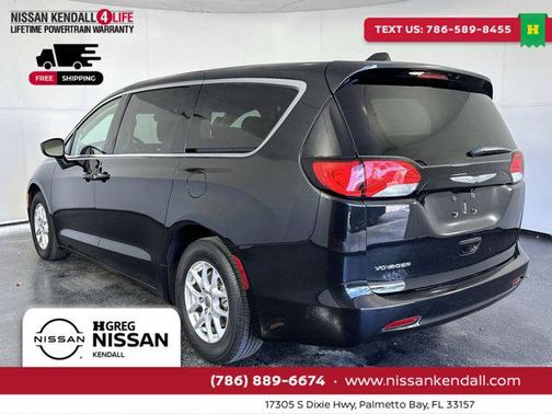 2023 Chrysler Voyager LX