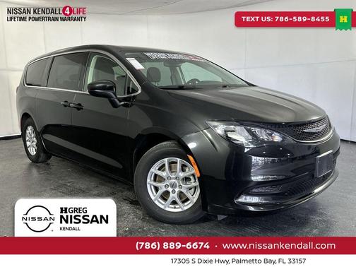 2023 Chrysler Voyager LX