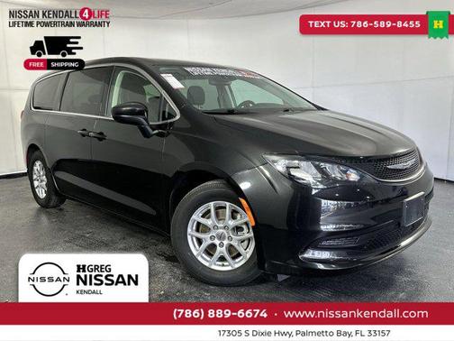 2023 Chrysler Voyager LX