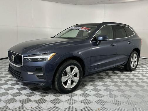 Denim Blue Metallic 2022 Volvo XC60 B5 Momentum