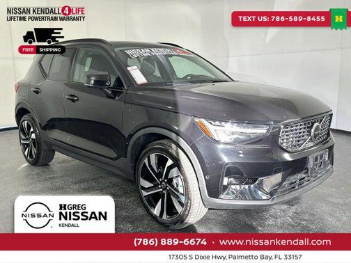 2025 Volvo XC40 B5 Plus Dark Theme