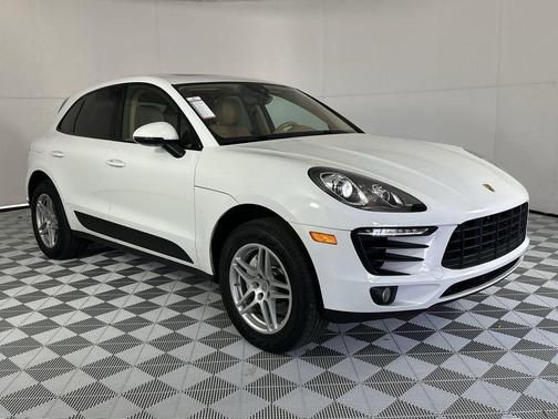 White 2017 Porsche Macan Macan