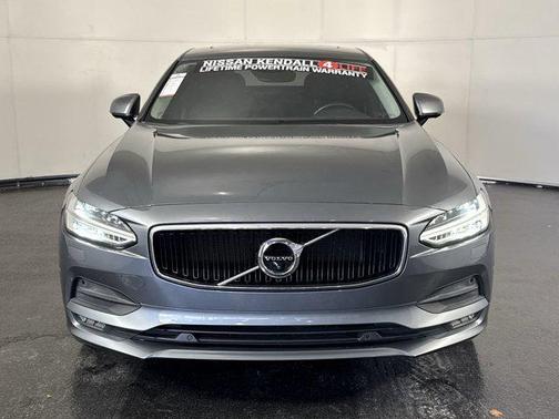 2018 Volvo S90 T6 Momentum