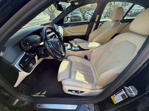 2021 BMW 530 530i