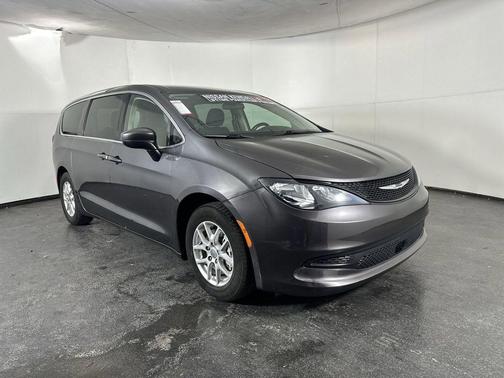 2021 Chrysler Voyager LX