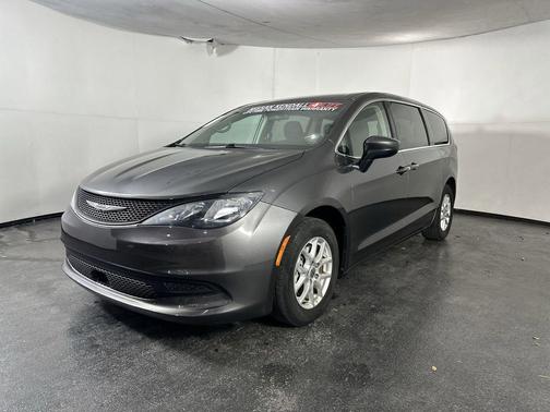 2021 Chrysler Voyager LX
