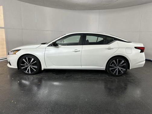 2022 Nissan Altima SR FWD