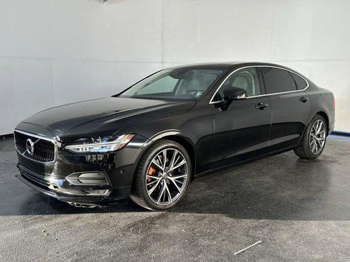 2018 Volvo S90 T5 Momentum