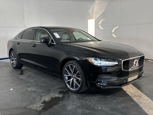 2018 Volvo S90 T5 Momentum
