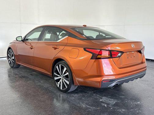 2020 Nissan Altima SR FWD