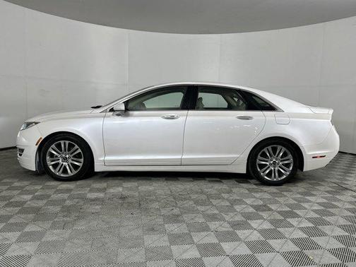 2016 Lincoln MKZ Hybrid Base