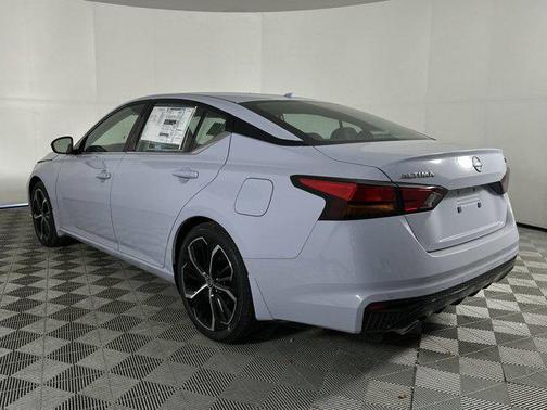 2025 Nissan Altima SR FWD