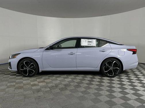 2025 Nissan Altima SR FWD