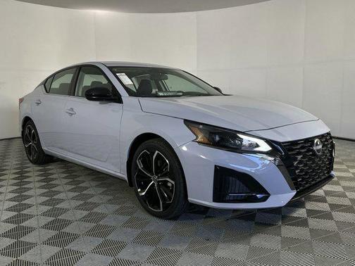 2025 Nissan Altima SR FWD