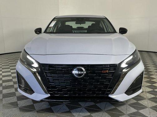 2025 Nissan Altima SR FWD